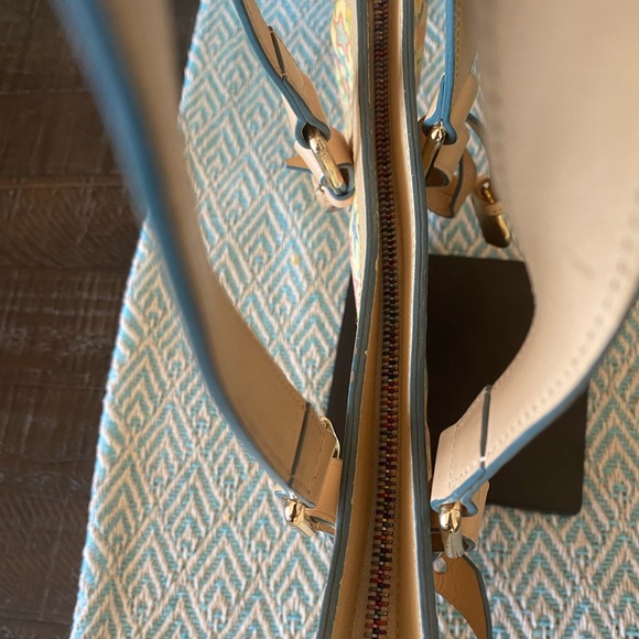 COPY - Dooney & Bourke Clutch Star Pattern ( Tan/Multicolor ) w/ Gold Hardware - Picture 6 of 8